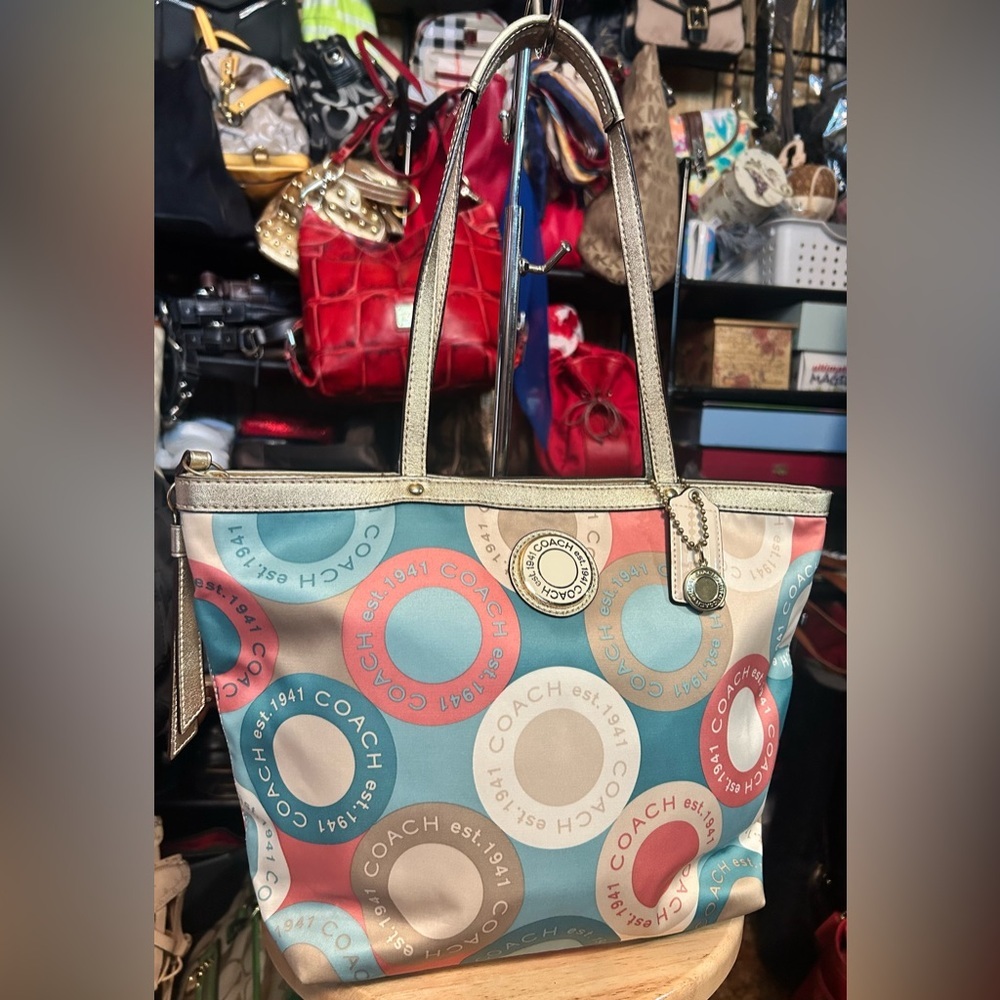 2012 Coach Soho Sateen Circles Snaphead Tote LIKE NEW!​
